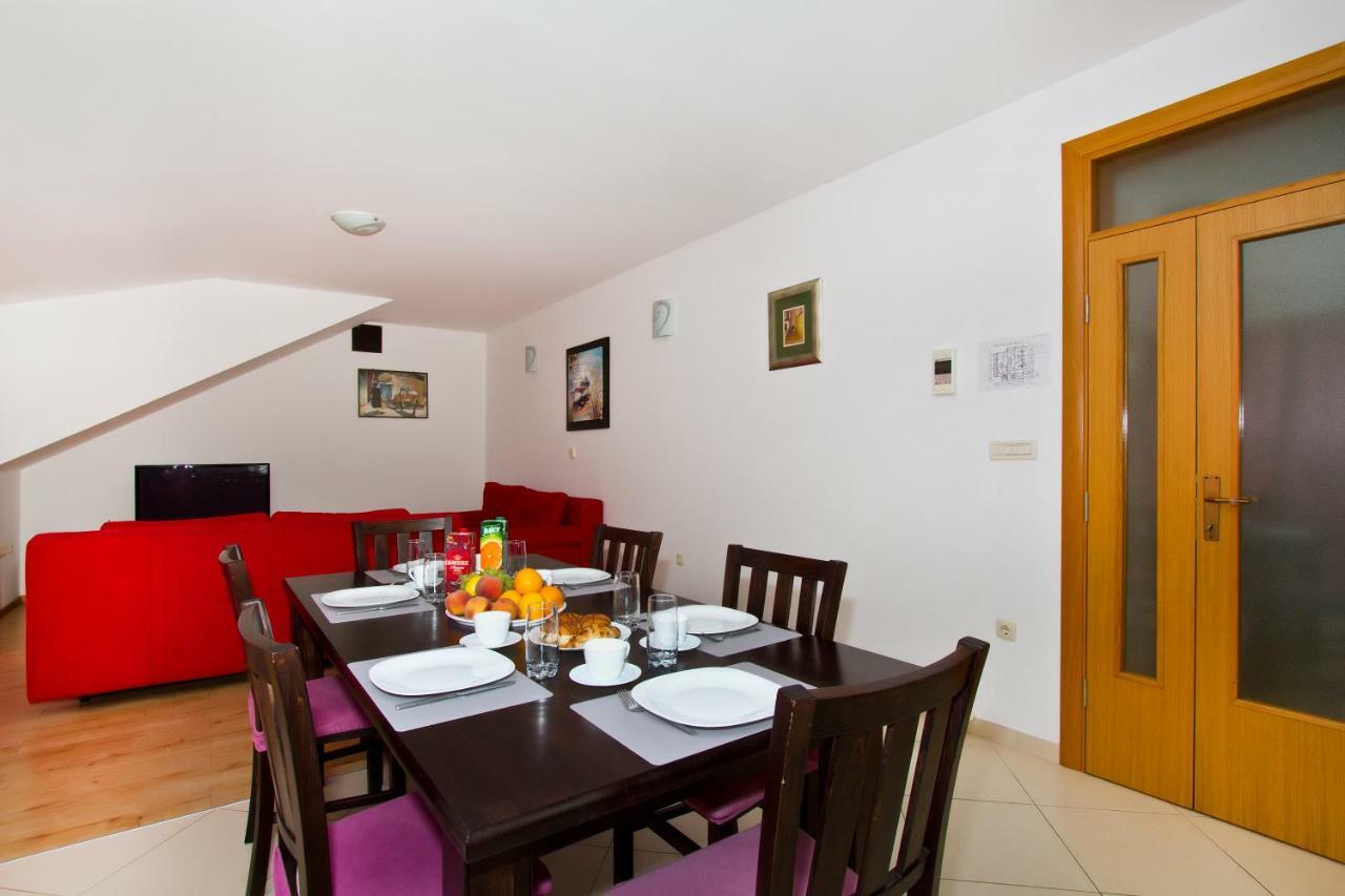 Villa Omis Michy - Family House For Big And Small Groups Екстериор снимка