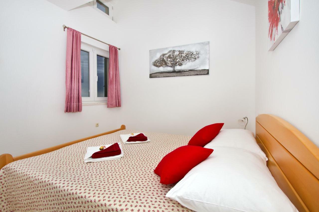 Villa Omis Michy - Family House For Big And Small Groups Екстериор снимка