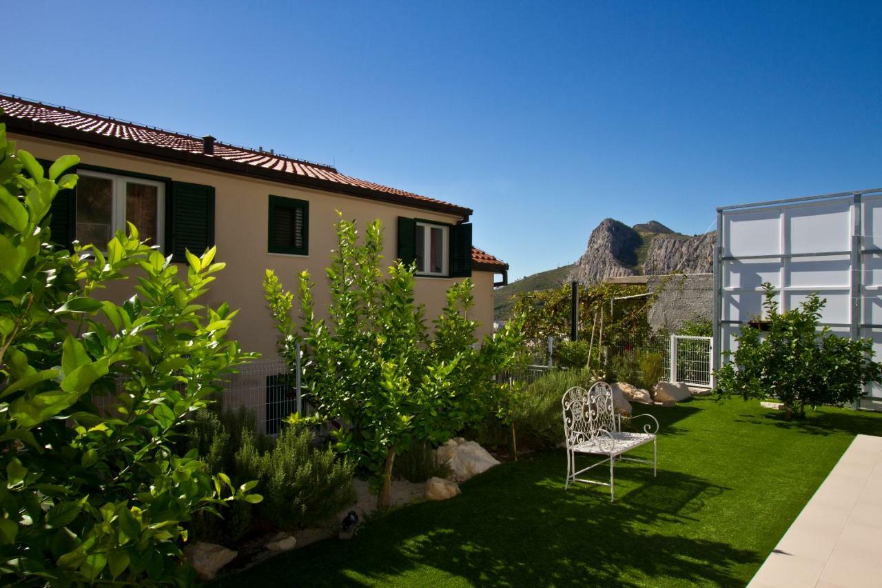 Villa Omis Michy - Family House For Big And Small Groups Екстериор снимка