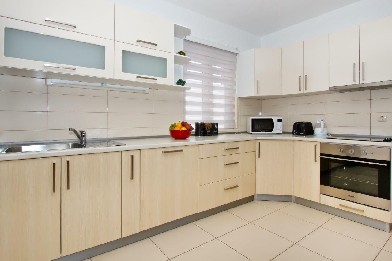 Villa Omis Michy - Family House For Big And Small Groups Екстериор снимка