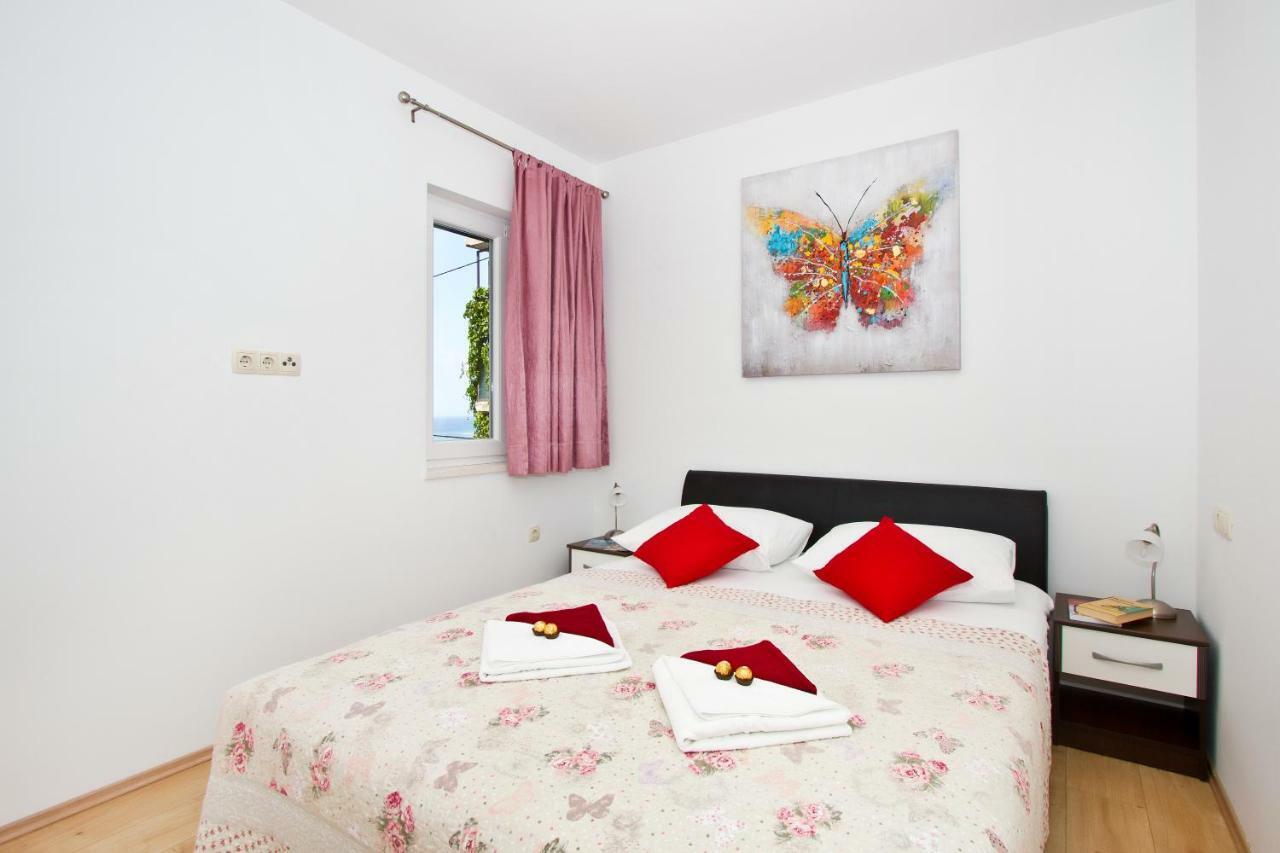 Villa Omis Michy - Family House For Big And Small Groups Екстериор снимка